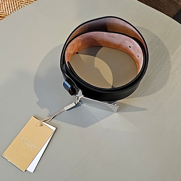 Michel Kors Collection Blak Belt Size Medium - Picture 2 of 4